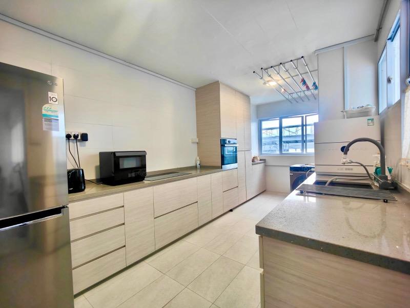 815 Tampines Avenue 4 HDB Apartment For Sale, $800,000, 3 Bed 2 Bath 1,334 sqft $600.00 psf
