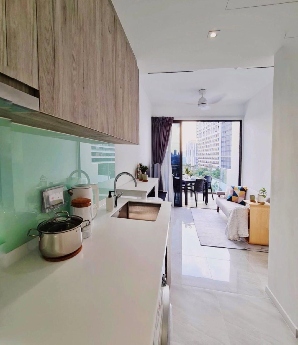 Uptown @ Farrer Condominium For Sale, $1,455,000, 3 Bed 2 Bath 700 sqft $2,079.00 psf
