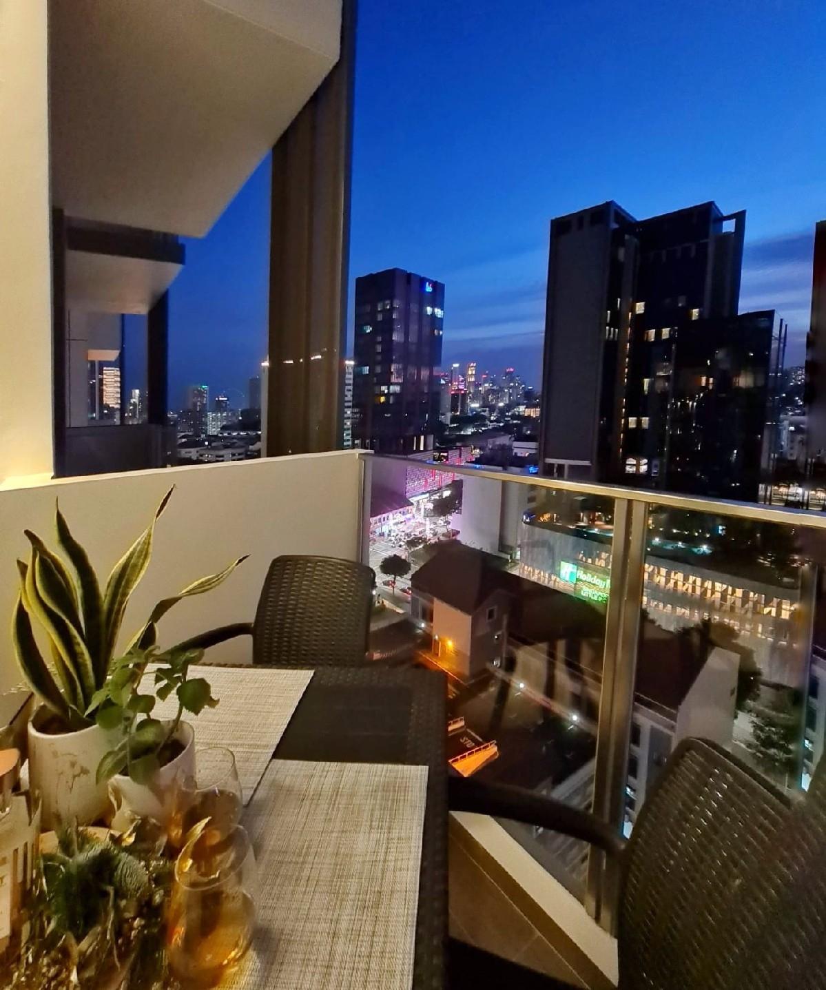 Uptown @ Farrer Condominium For Sale, $1,455,000, 3 Bed 2 Bath 700 sqft $2,079.00 psf