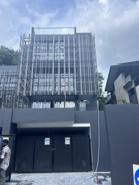 I  SUNSET. BRAND NEW AT SEMID PRICE!!  HILLTOP VIEW. BASEMENT PARKING JEAN 93571119