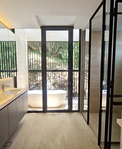 I  SUNSET. BRAND NEW AT SEMID PRICE!!  HILLTOP VIEW. BASEMENT PARKING JEAN 93571119