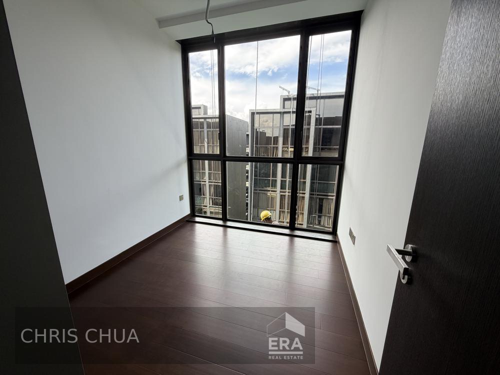 Brand New, High Floor North-south Facing. No Extension.