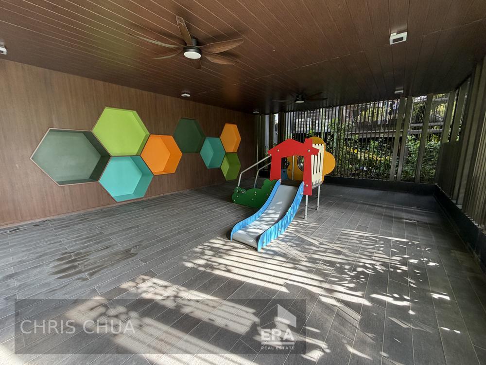 Brand New, High Floor North-south Facing. No Extension.