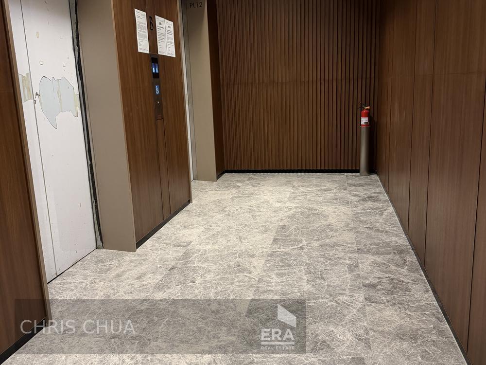 Brand New, High Floor North-south Facing. No Extension.