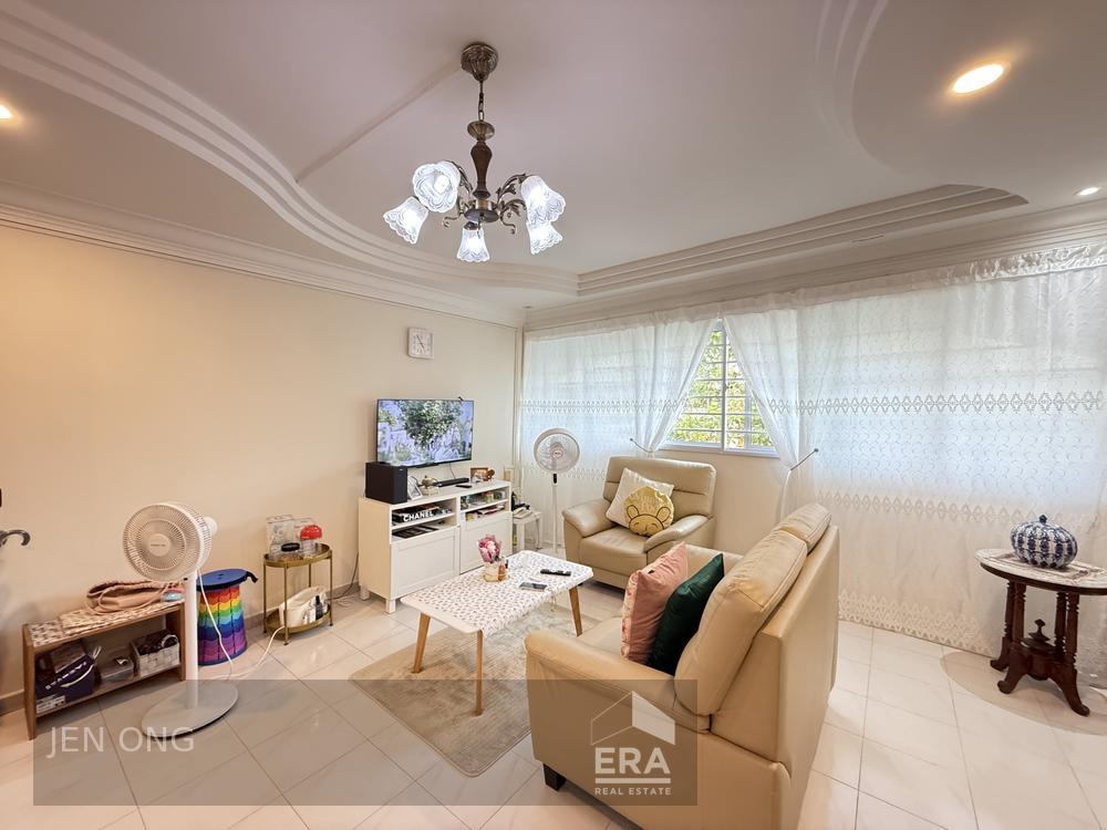 Spacious Corner Unit, Eunos Mrt