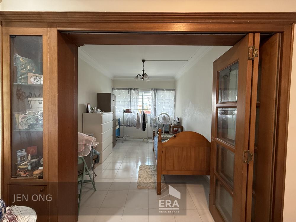 Spacious Corner Unit, Eunos Mrt