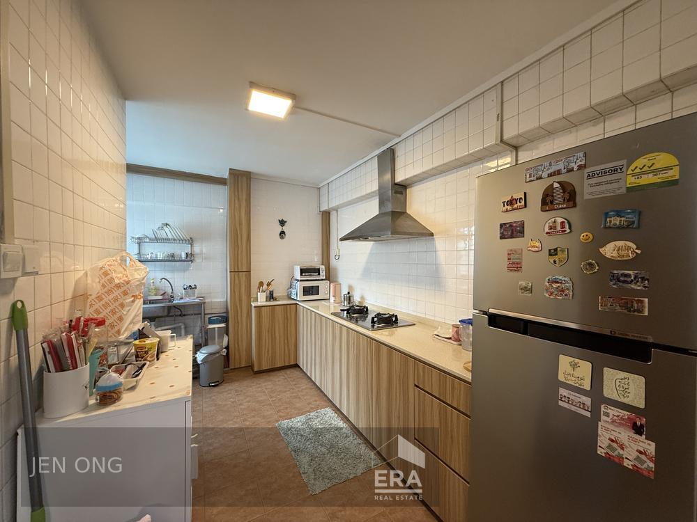 Spacious Corner Unit, Eunos Mrt