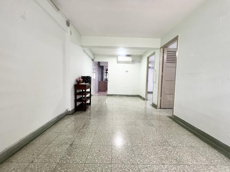 Prop-GPT: HDB Flat: D14 Geylang 97 Aljunied Crescent