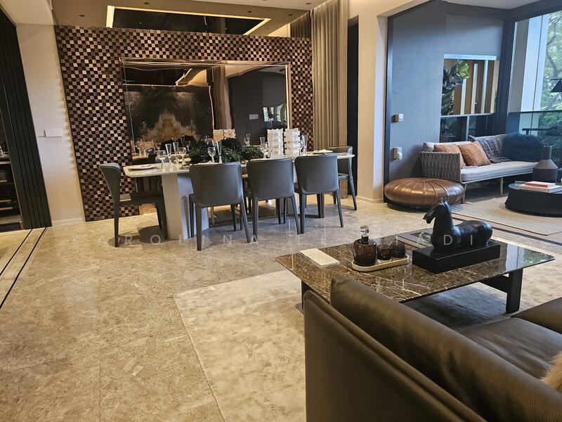 Prop-GPT: Condominium: D15  MEYER BLUE