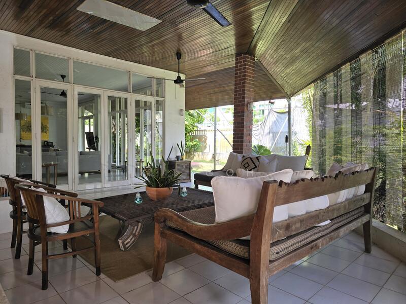 LANDED7772@A Cosy GCB AT $17XX psf AT Good Location.  KL 8382...7772