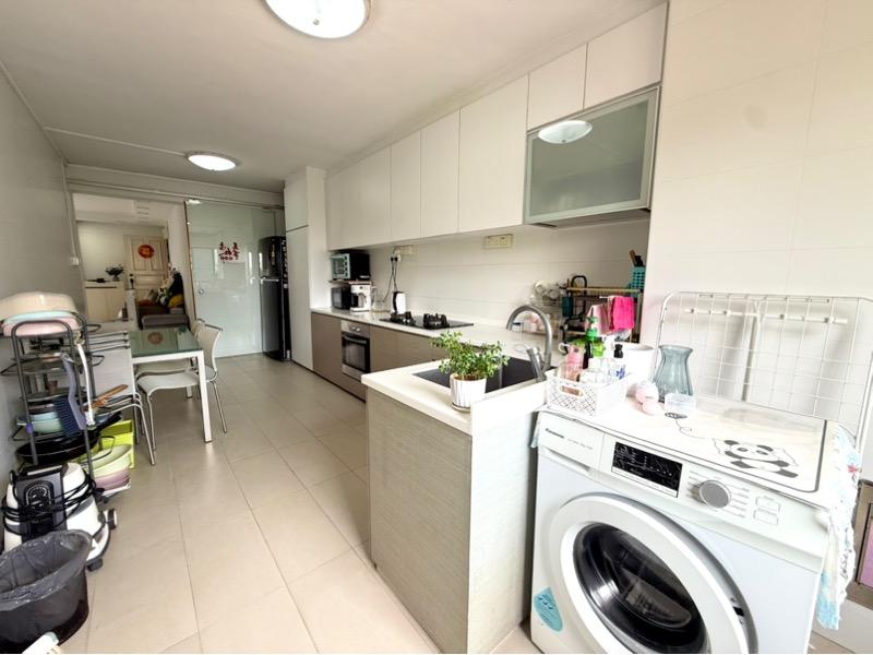 121 Bedok North Road HDB Apartment For Sale, $530,000, 3 Bed 2 Bath 990 sqft $535.00 psf