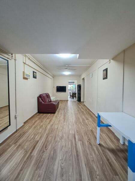 Prop-GPT: HDB Flat: D05 Clementi 341 Clementi Avenue 5