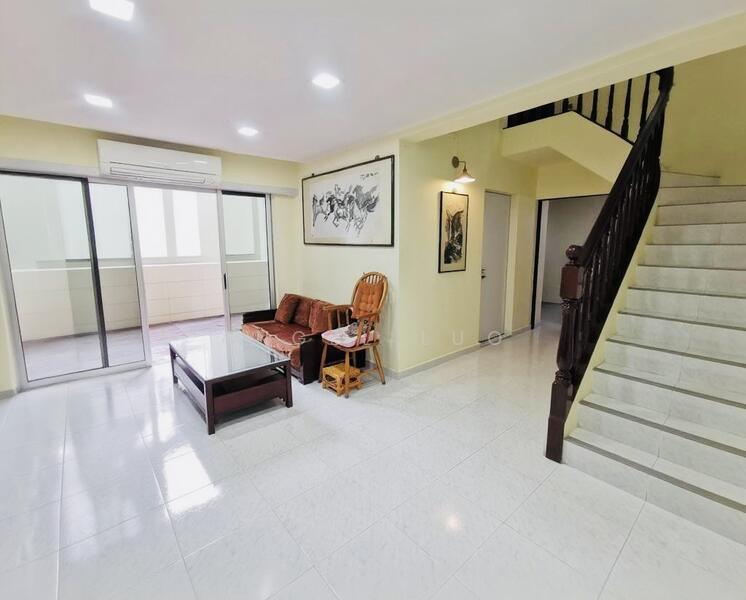 Prop-GPT: HDB Flat: D19 Serangoon 539 Serangoon North Avenue 4