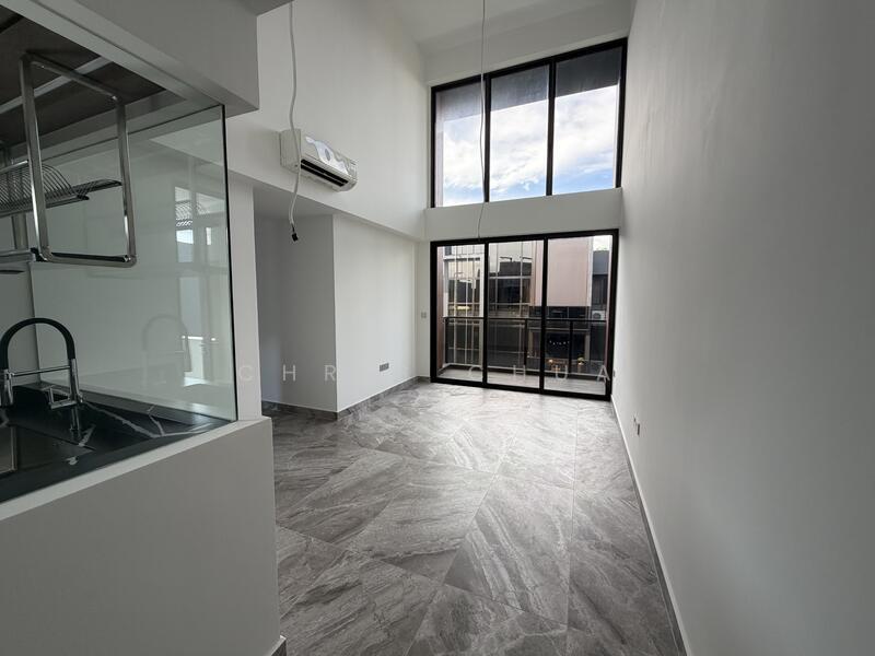 Prop-GPT: Condominium: D27 Yishun The Commodore