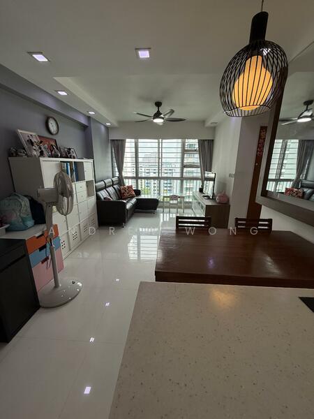 Prop-GPT: HDB Flat: D05 Clementi 424 Clementi Avenue 1