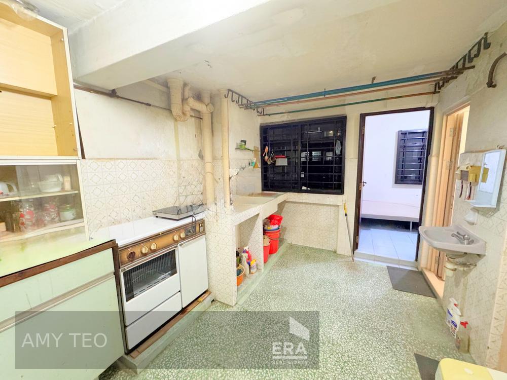 Rare Lor 8 Hdb 3 Room , No Extension,near Pei Chun and Market for Sale