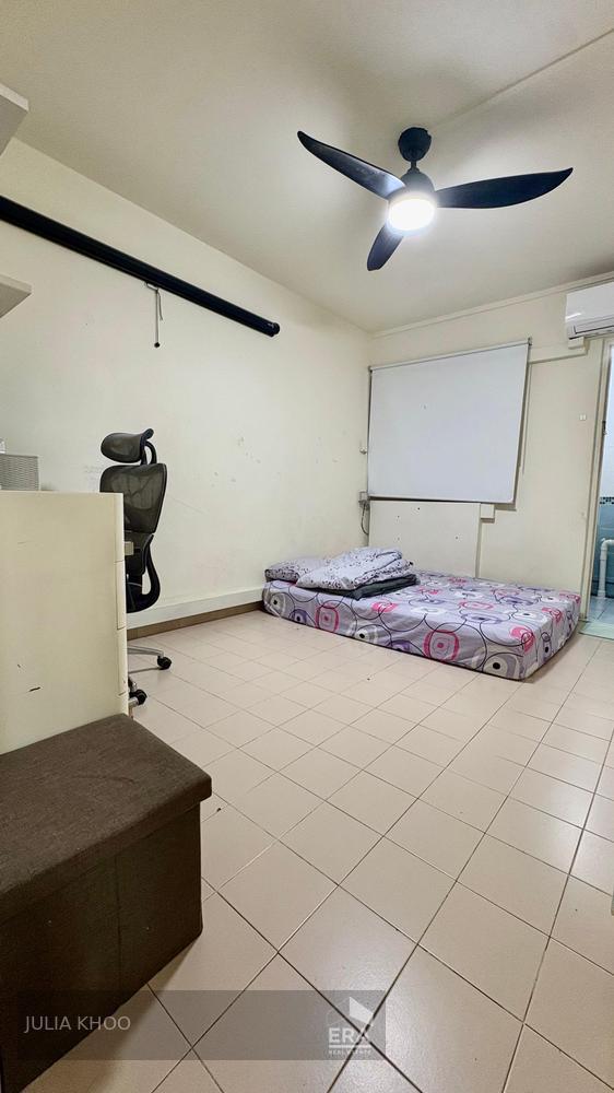 Prop-GPT: HDB - 2 room: D27 Yishun 740 Yishun Avenue 5