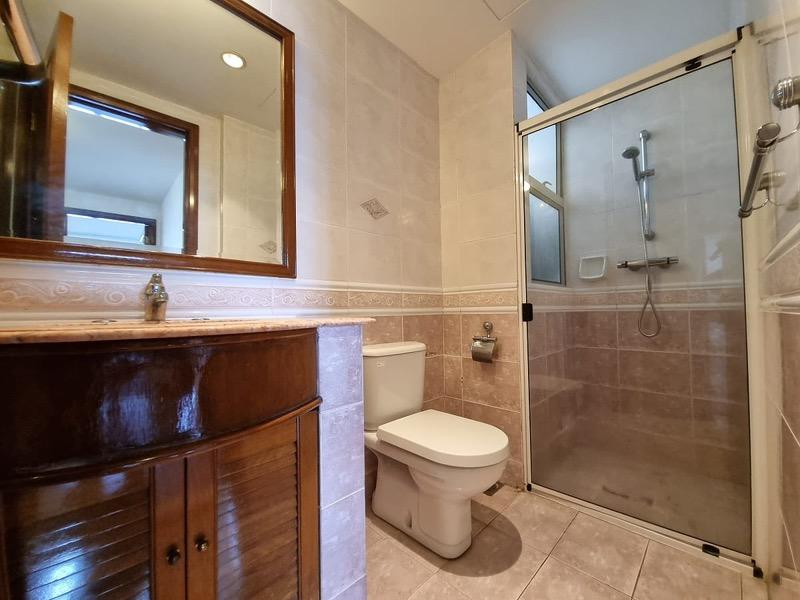 Prop-GPT: Condominium: D16 Bayshore The Bayshore