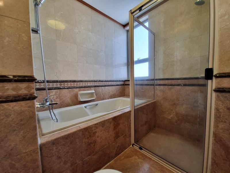 The Bayshore Condominium For Sale, $2,398,000, 4 Bed 3 Bath 1,432 sqft $1,675.00 psf