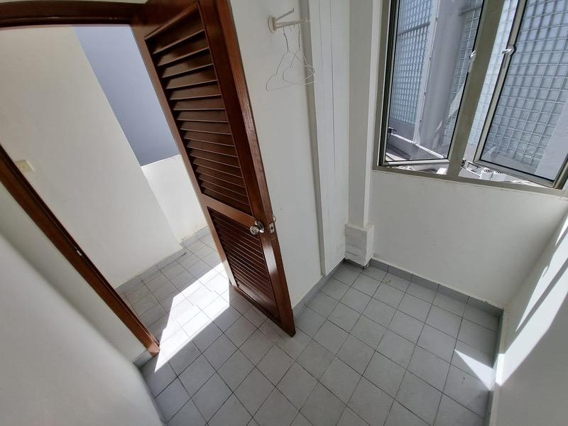 The Bayshore Condominium For Sale, $2,398,000, 4 Bed 3 Bath 1,432 sqft $1,675.00 psf