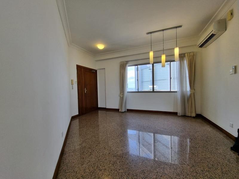 The Bayshore Condominium For Sale, $2,398,000, 4 Bed 3 Bath 1,432 sqft $1,675.00 psf