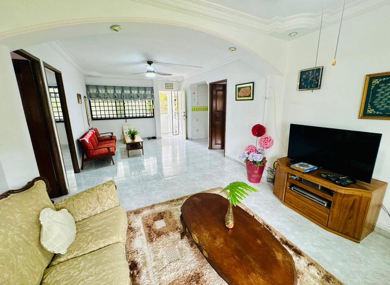 Prop-GPT: HDB Apartment: D18 Tampines 491C Tampines Street 45