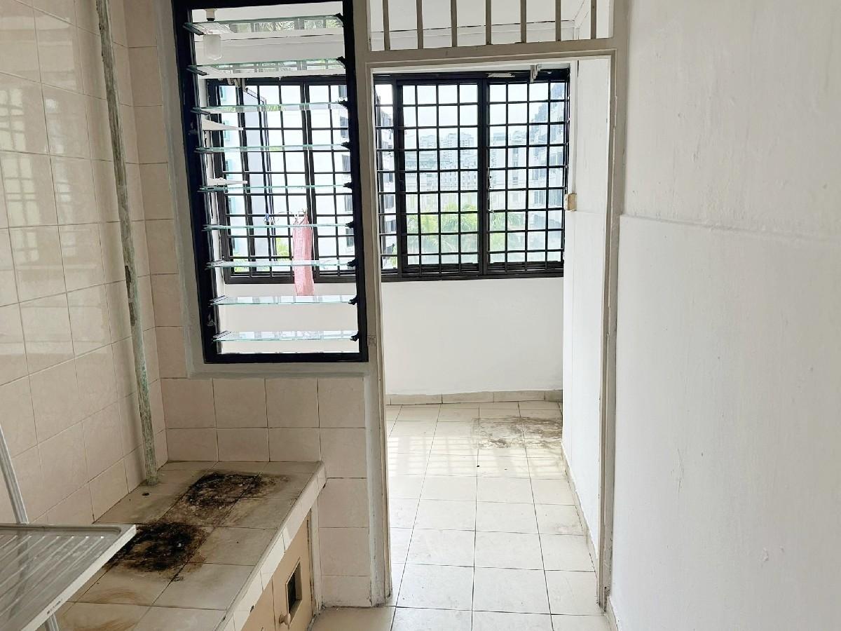 48 Lower Delta Road HDB Apartment For Sale, $290,000, 1 Bed 1 Bath 452 sqft $642.00 psf
