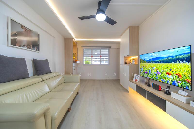 Prop-GPT: HDB Flat: D22 Jurong 241 Jurong East Street 24
