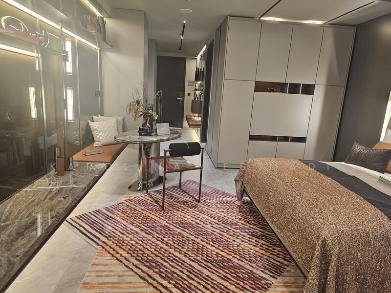 Prop-GPT: Condominium: D09 Cairnhill The Collective At One Sophia