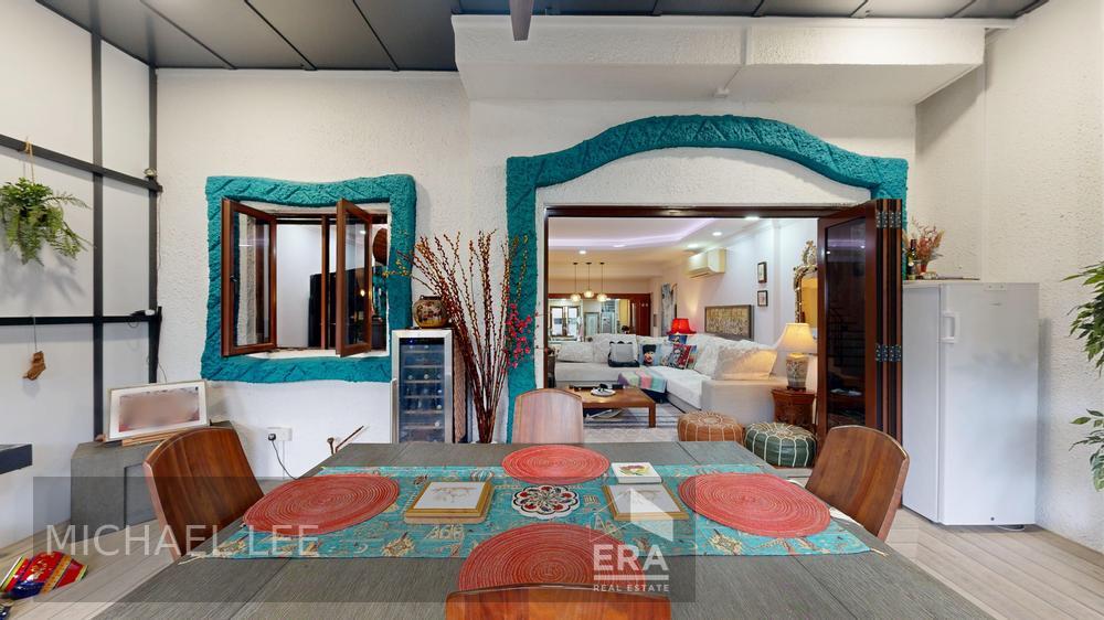 Prop-GPT: Terrace: D16 Kew Drive Kew Residencia