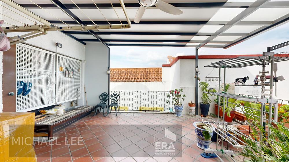 Spacious Landed Living 1km Temasek Primary 100m Covered Walkway to Mrt