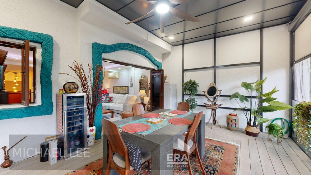 Spacious Landed Living 1km Temasek Primary 100m Covered Walkway to Mrt