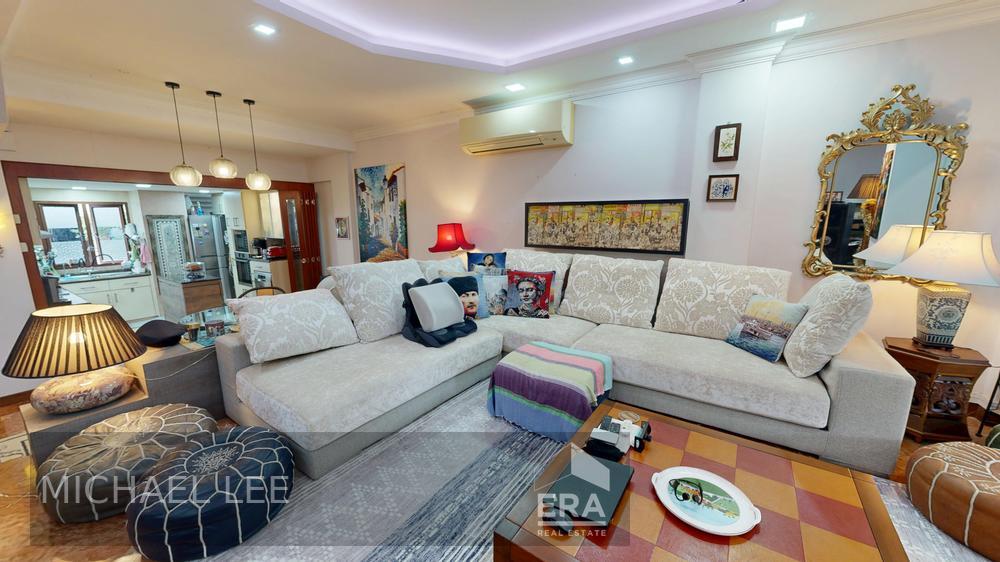 Spacious Landed Living 1km Temasek Primary 100m Covered Walkway to Mrt