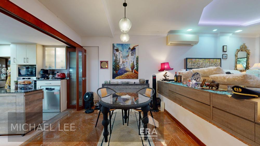 Spacious Landed Living 1km Temasek Primary 100m Covered Walkway to Mrt