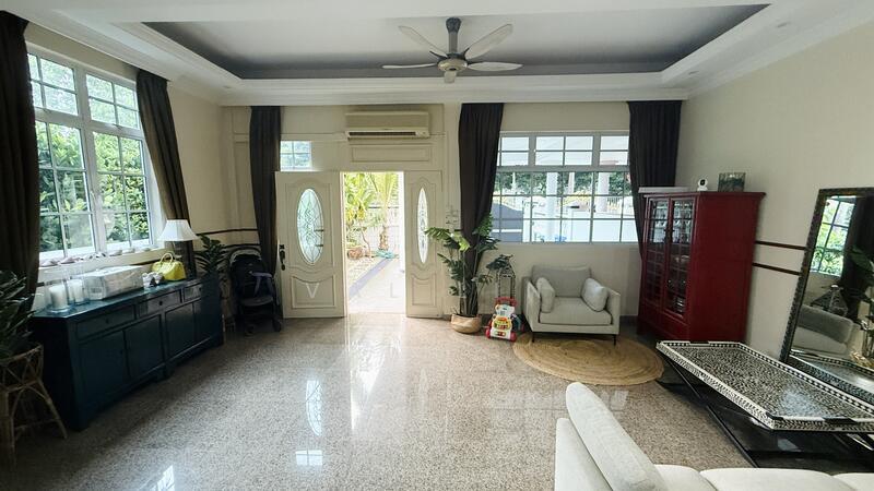 CHEAP Kew Estate Upper East Cost Semi-D 7mins to Mrt  Big Ensuite Rooms