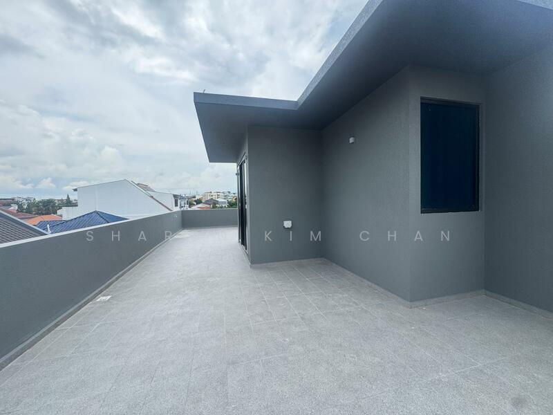 Prop-GPT: Terrace: D19  LANDED7772@ Brand new terraces @ near Nex Mall