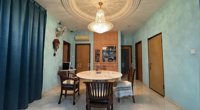 Prop-GPT: Semi-Detached: D27  Wak Hassan Drive