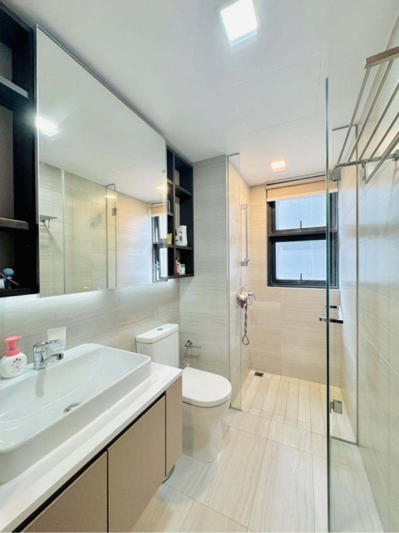 Lake Grande Condominium For Sale, $2,900,000, 5 Bed 4 Bath 1,302 sqft $2,227.00 psf