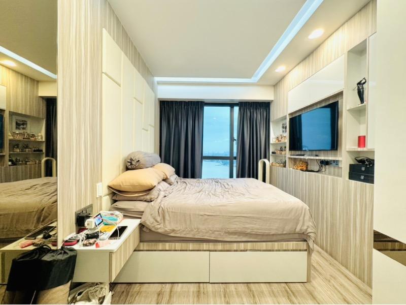 Lake Grande Condominium For Sale, $2,900,000, 5 Bed 4 Bath 1,302 sqft $2,227.00 psf