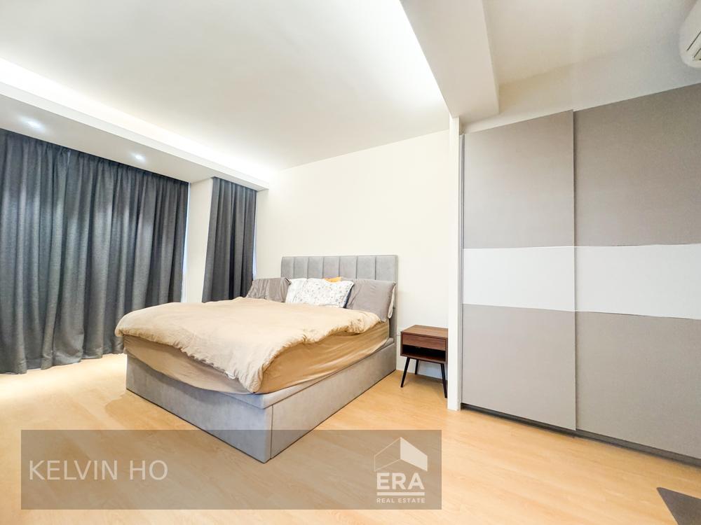 Tastefully Renovated Unit With Walk in Wardrobe