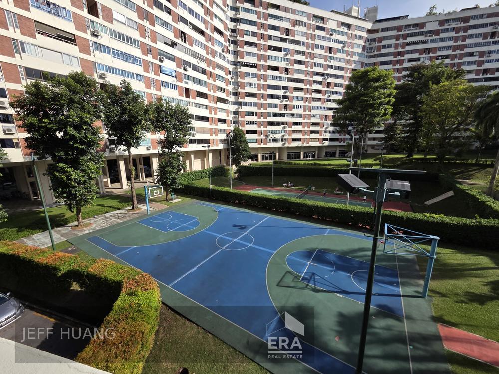 Well Maintained 4 Bedder for Sale, Serious Seller! View to Appreciate!