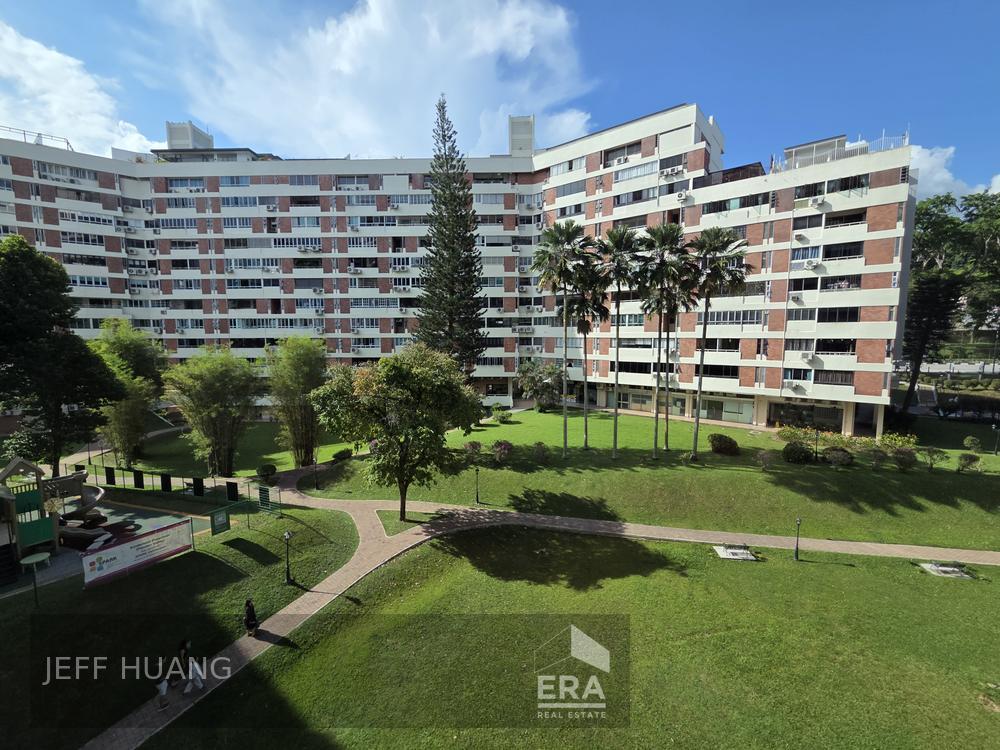 Well Maintained 4 Bedder for Sale, Serious Seller! View to Appreciate!