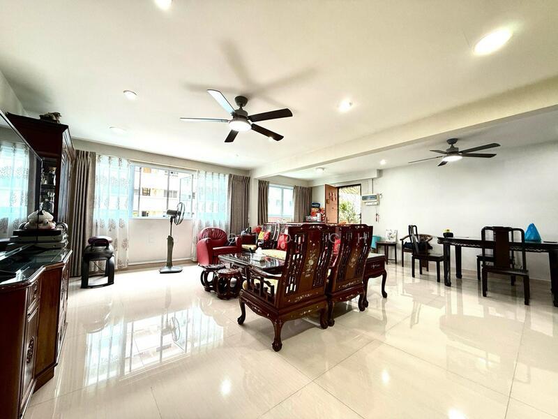 Prop-GPT: HDB Flat: D16  142 Bedok Reservoir Road