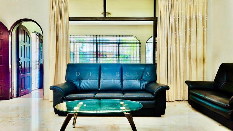 Prop-GPT: Semi-Detached: D21  Nostalgic SemiD With 14m Wide Frontage & Unblock View!