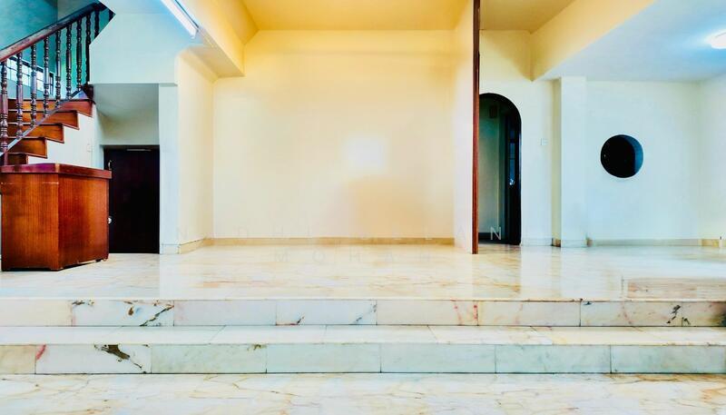 Nostalgic SemiD With 14m Wide Frontage & Unblock View!