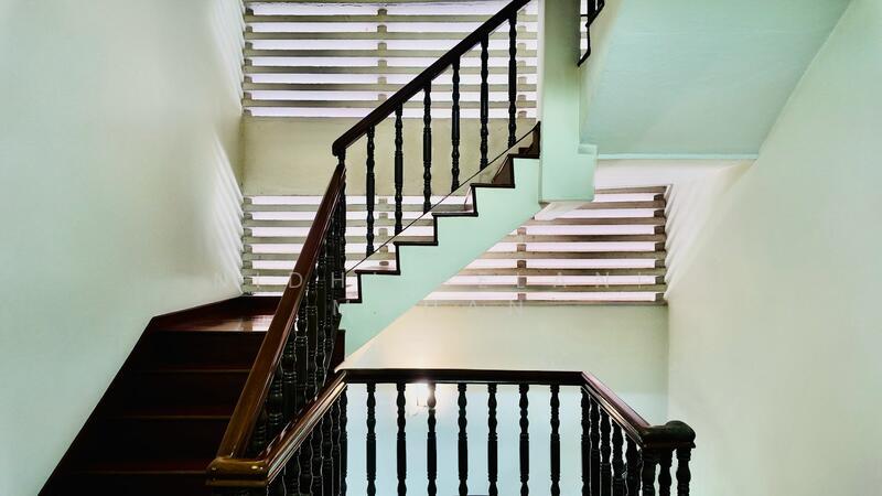 Nostalgic SemiD With 14m Wide Frontage & Unblock View!