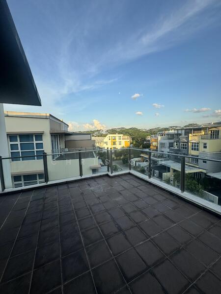 6 bedroom Semi D with lift in Sembawang