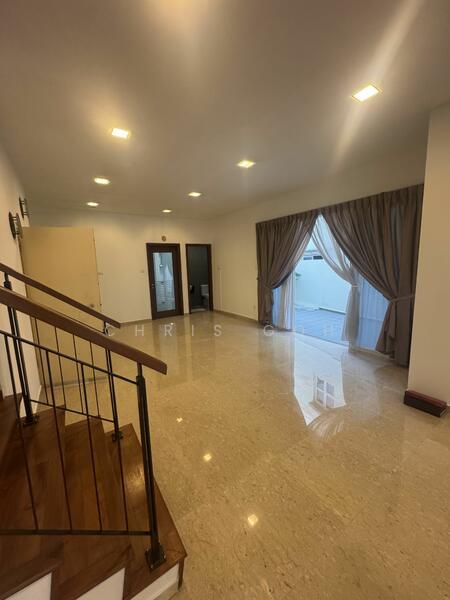 6 bedroom Semi D with lift in Sembawang