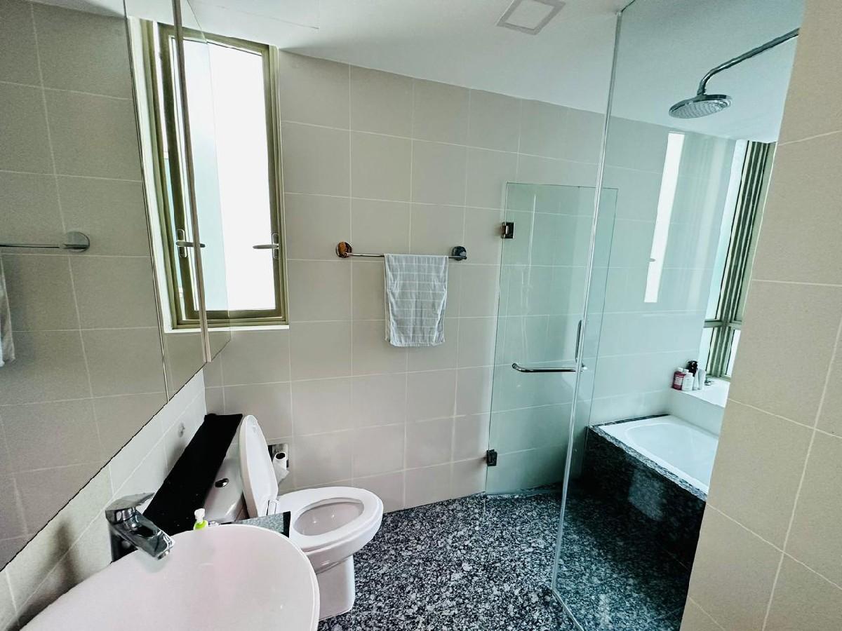 Casa Merah Condominium For Sale, $2,380,000, 3 Bed 3 Bath 1,335 sqft $1,783.00 psf