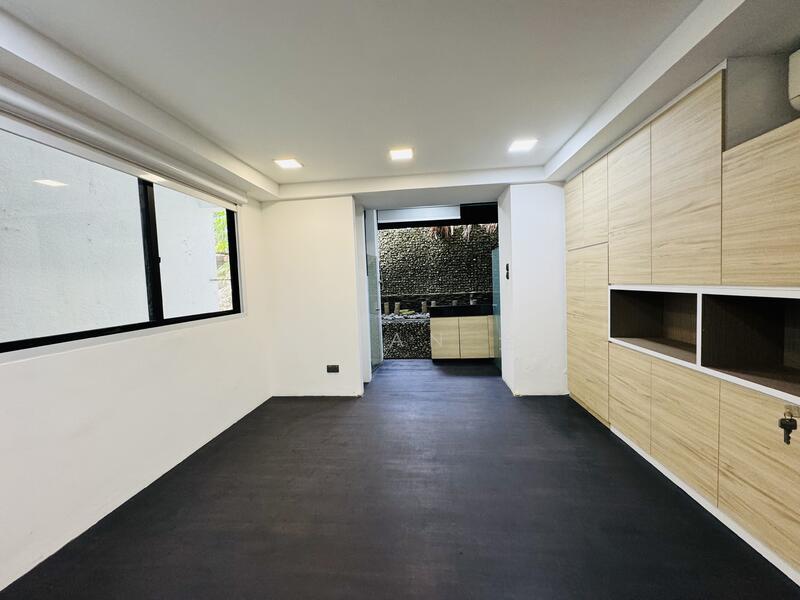 Freehold terrae, 5 levels with Lift, Within Heart of Orchard,